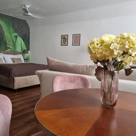 Zelene Apartma V Centru Mesta *